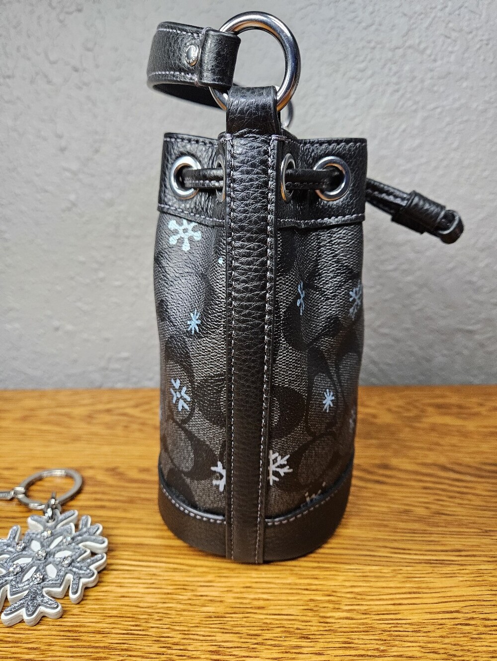 Coach Dempsey Drawstring Bucket Bag 15 With Matching Charm - Picture 5 of 11